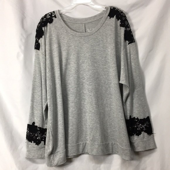 Livi Active Tops - LIVI Women’s Gray and Black Lace Athletic Top Size 18/20 Like-NEW Condition